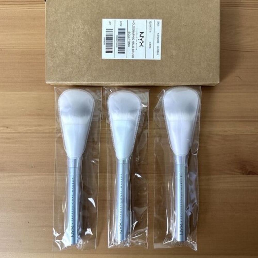 NYX Silver Handle Makeup Brush Trio